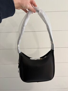 Coach Curve Zip Bag